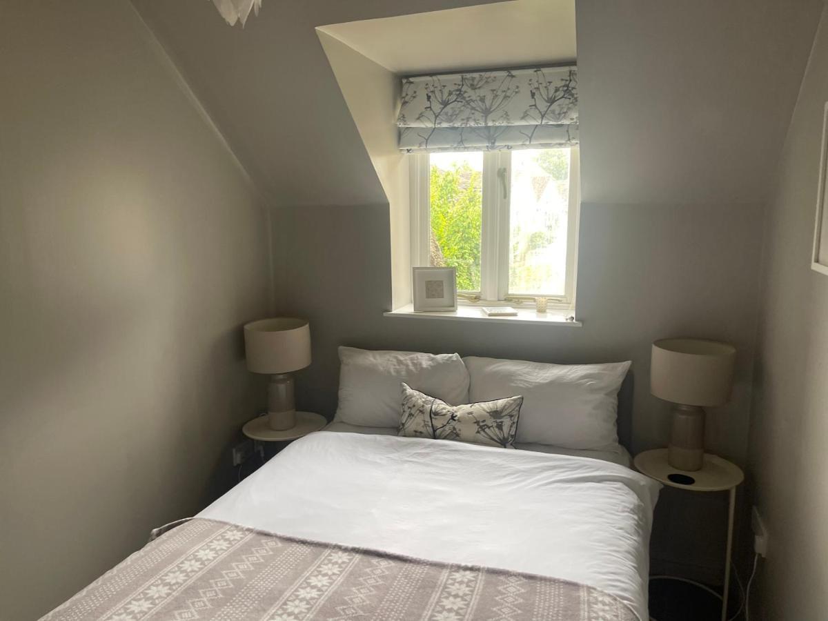 Carp'S Rise Cottage Somerford Keynes Exterior photo