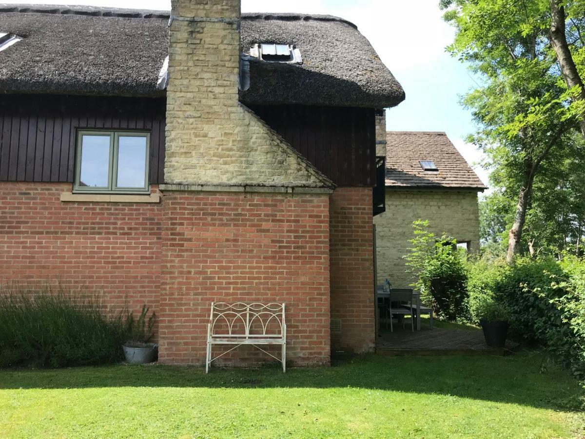 Carp'S Rise Cottage Somerford Keynes Exterior photo